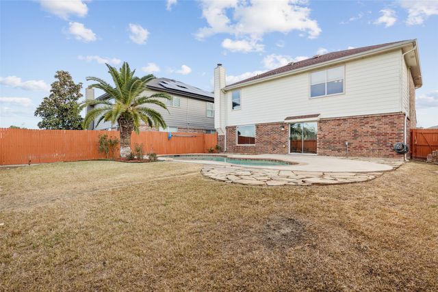 10757 Braemoor Drive, Fort Worth, TX 76052