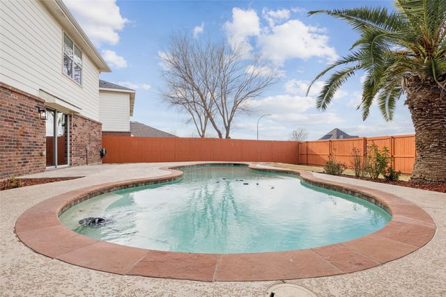 10757 Braemoor Drive, Fort Worth, TX 76052