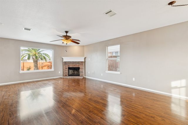 10757 Braemoor Drive, Fort Worth, TX 76052