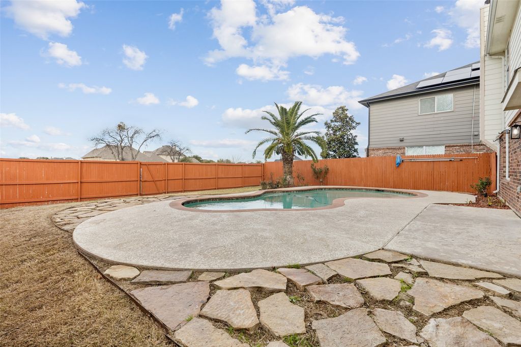 10757 Braemoor Drive, Fort Worth, TX 76052