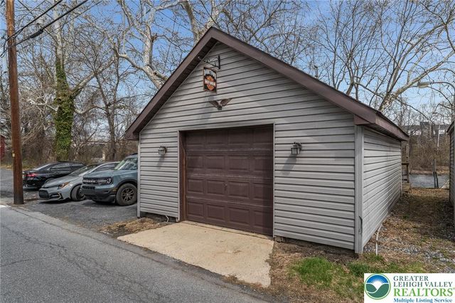 3271 Water Street, Whitehall Twp, PA 18052