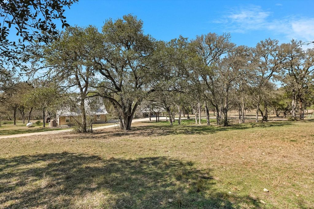 332 Booth DR, San Marcos, TX 78666