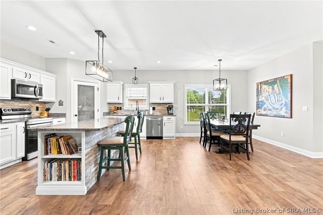 12402 Hermitage Trail, Sellersburg, IN 47172