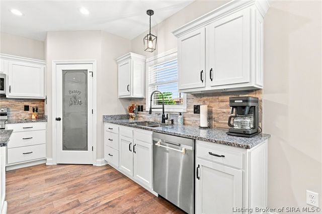 12402 Hermitage Trail, Sellersburg, IN 47172
