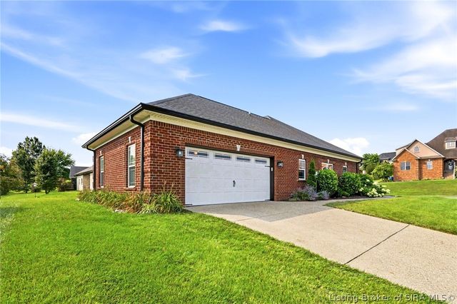 12402 Hermitage Trail, Sellersburg, IN 47172