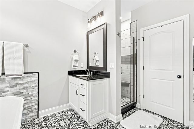 12402 Hermitage Trail, Sellersburg, IN 47172
