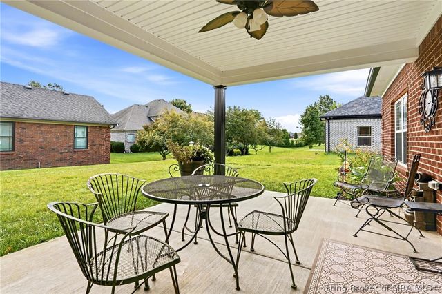12402 Hermitage Trail, Sellersburg, IN 47172
