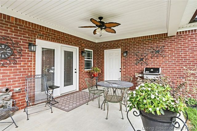 12402 Hermitage Trail, Sellersburg, IN 47172