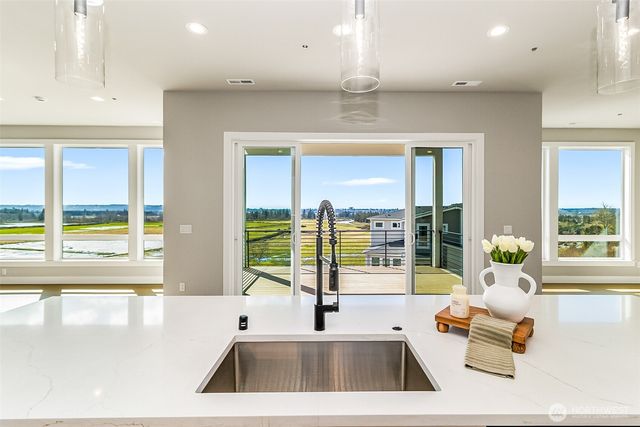 1525 Sunnyside Blvd, Lake Stevens, WA 98258