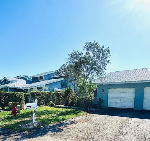 3795 Island Club Circle E 10, Lake Worth, FL 33462