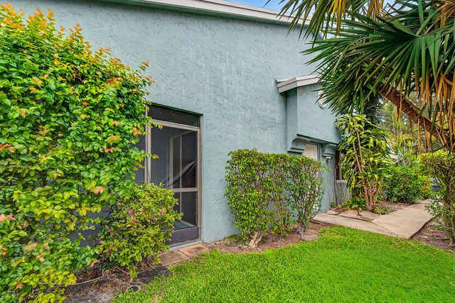 3795 Island Club Circle E 10, Lake Worth, FL 33462