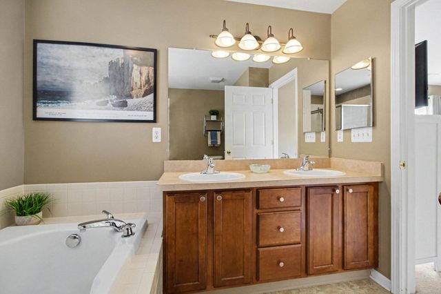 536 Boulderstone Lane, Chelsea, MI 48118