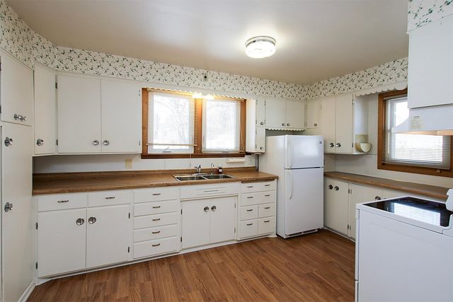 614 Elm Street NE, Hutchinson, MN 55350