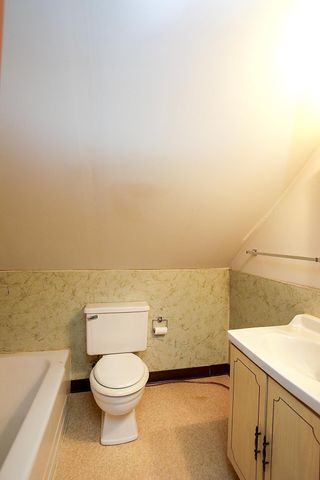 614 Elm Street NE, Hutchinson, MN 55350