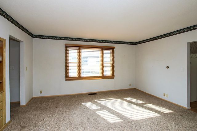 614 Elm Street NE, Hutchinson, MN 55350