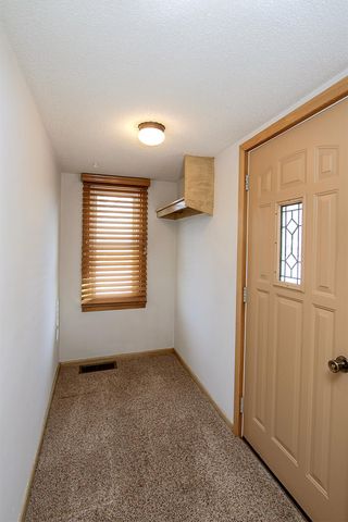 614 Elm Street NE, Hutchinson, MN 55350