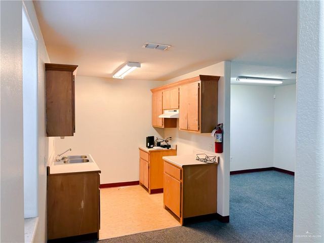 1530 N Cage Boulevard, Pharr, TX 78577