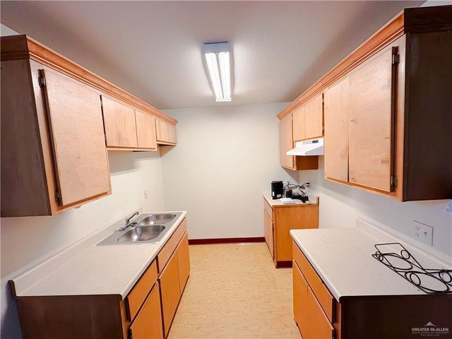 1530 N Cage Boulevard, Pharr, TX 78577