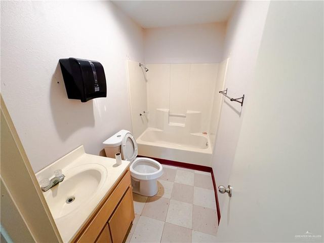 1530 N Cage Boulevard, Pharr, TX 78577