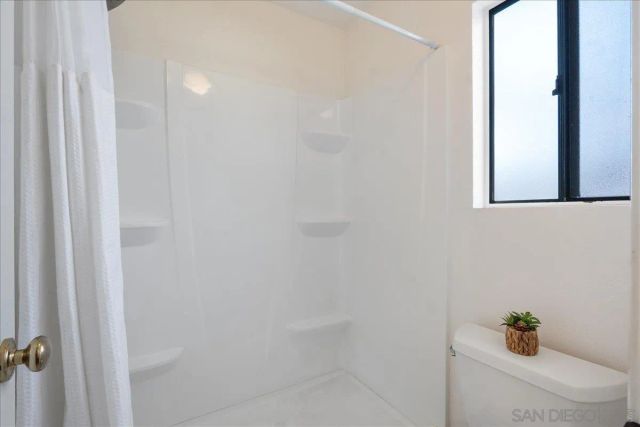 5103 Mandarin Dr, Oceanside, CA 92056