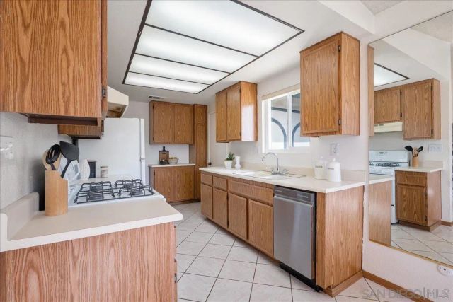 5103 Mandarin Dr, Oceanside, CA 92056