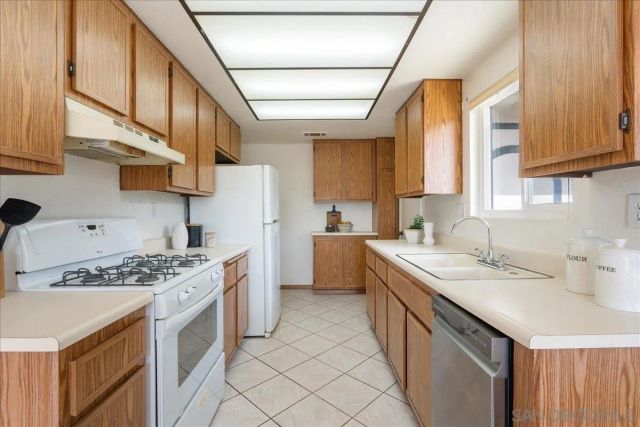 5103 Mandarin Dr, Oceanside, CA 92056