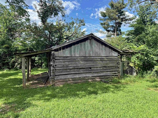 1559 Scenic Hill Road, Loogootee, IN 47553