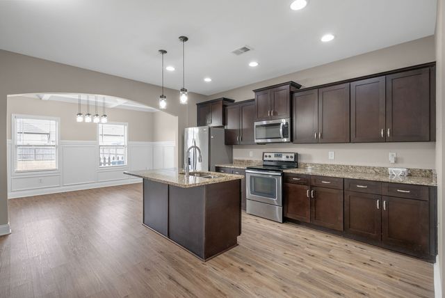 1236 Winterset Dr, Clarksville, TN 37040