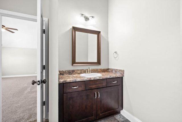 1236 Winterset Dr, Clarksville, TN 37040
