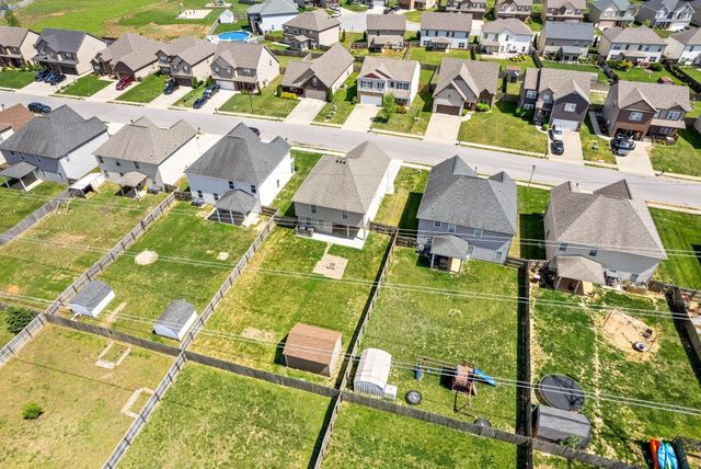 1236 Winterset Dr, Clarksville, TN 37040