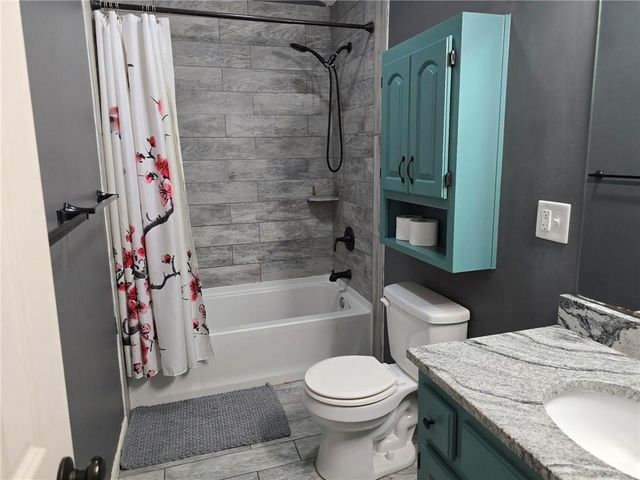 22301 Parallel Road, Tonganoxie, KS 66086