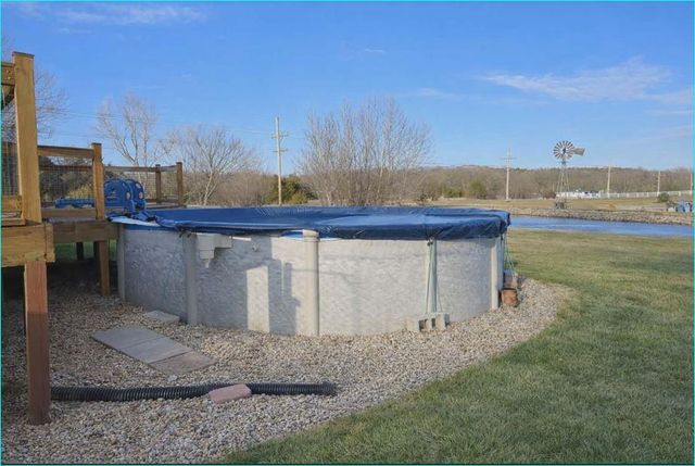 22301 Parallel Road, Tonganoxie, KS 66086