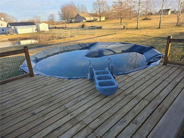 22301 Parallel Road, Tonganoxie, KS 66086