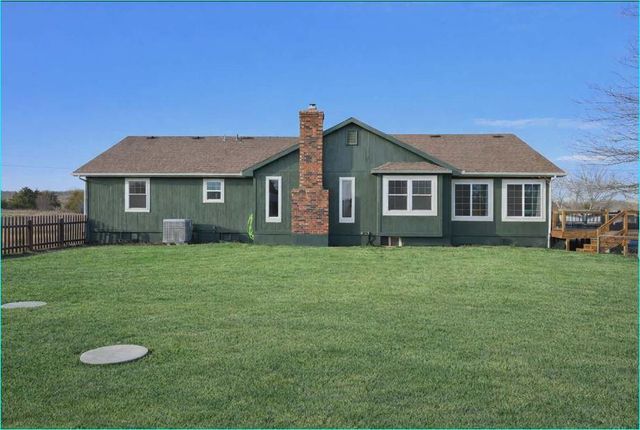 22301 Parallel Road, Tonganoxie, KS 66086