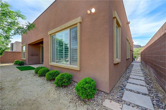 6020 Langreo Lane, Las Vegas, NV 89135