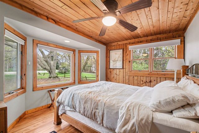 13830 Red Arrow Highway, Three Oaks, MI 49128