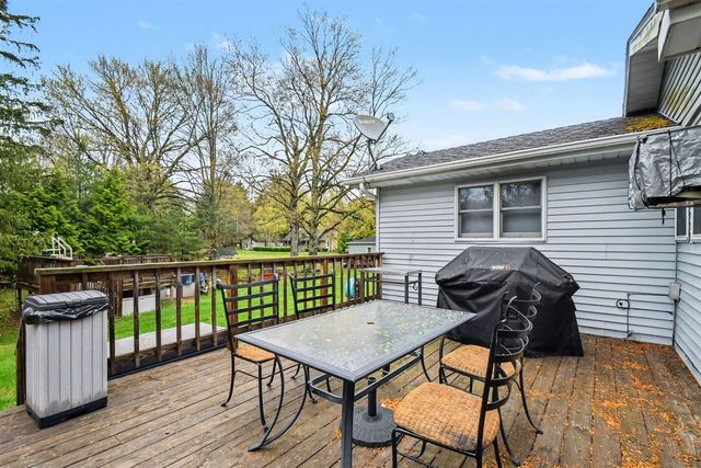 13830 Red Arrow Highway, Three Oaks, MI 49128