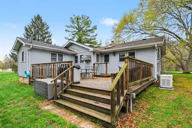13830 Red Arrow Highway, Three Oaks, MI 49128