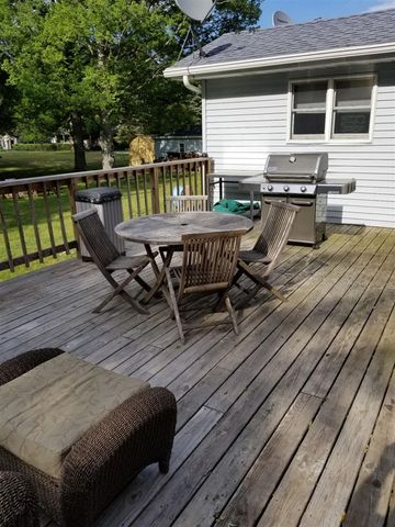 13830 Red Arrow Highway, Three Oaks, MI 49128