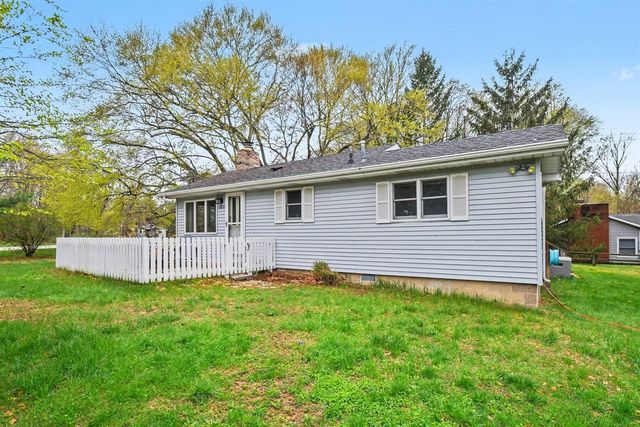 13830 Red Arrow Highway, Three Oaks, MI 49128