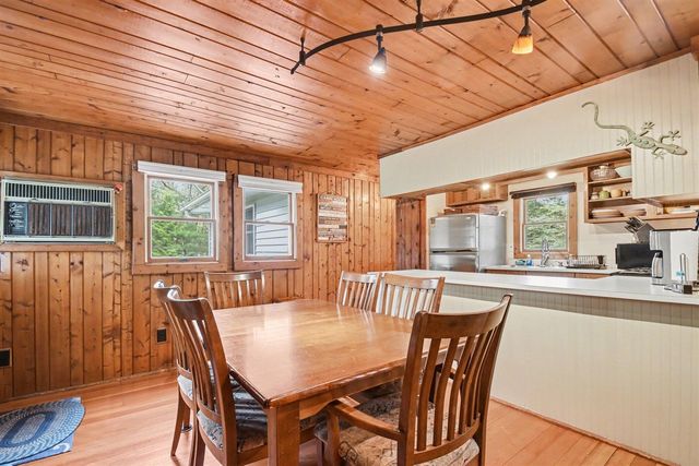 13830 Red Arrow Highway, Three Oaks, MI 49128
