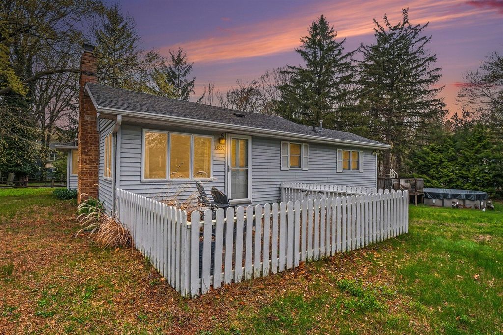 13830 Red Arrow Highway, Three Oaks, MI 49128