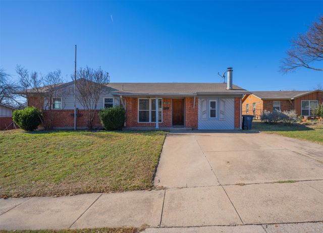 4907 Camille Court, Fort Worth, TX 76135