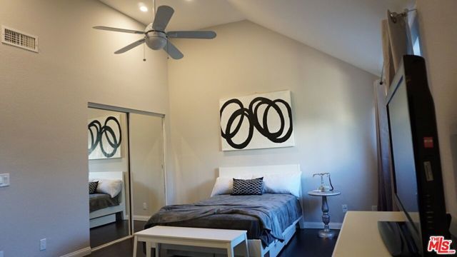 5644 Etiwanda Avenue 7, Tarzana (los Angeles), CA 91356