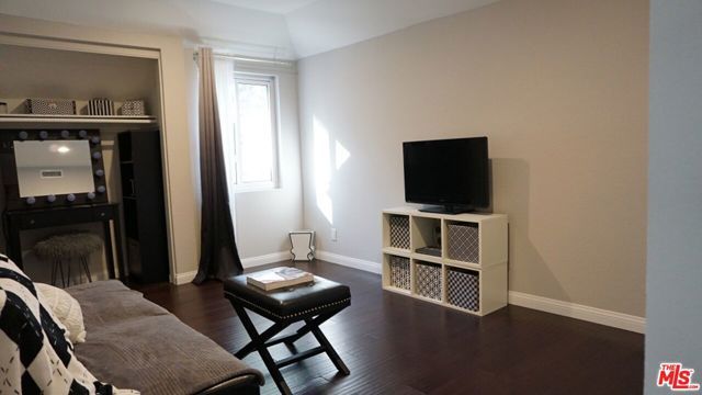 5644 Etiwanda Avenue 7, Tarzana (los Angeles), CA 91356