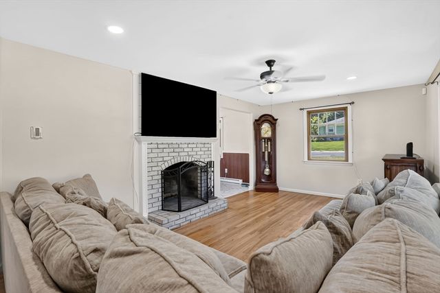 762 Center St, Ludlow, MA 01056