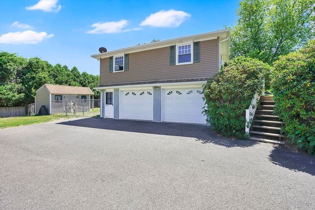 762 Center St, Ludlow, MA 01056
