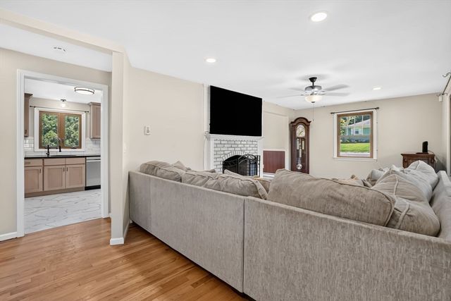762 Center St, Ludlow, MA 01056