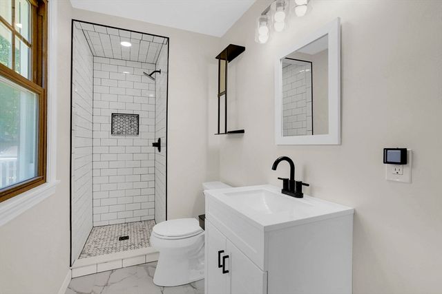762 Center St, Ludlow, MA 01056