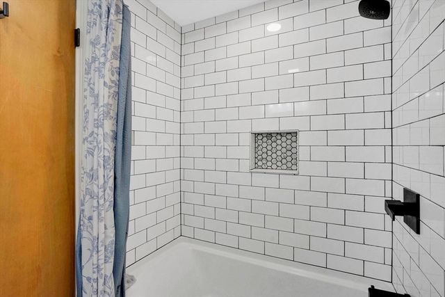 762 Center St, Ludlow, MA 01056